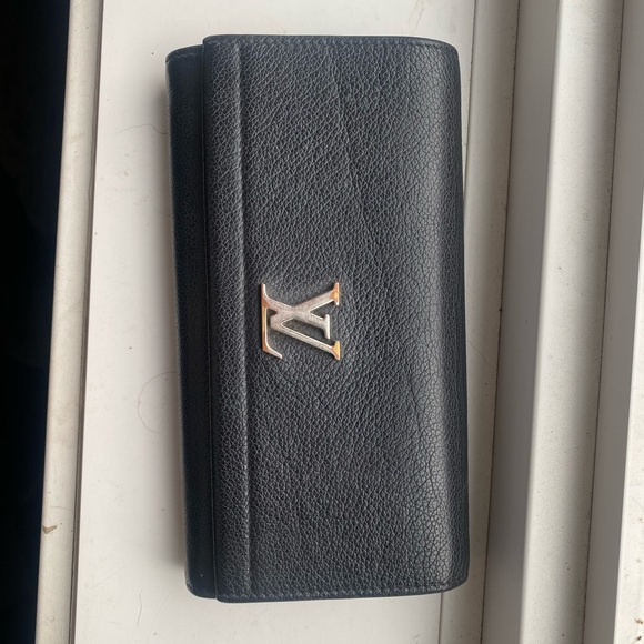 Louis Vuitton Wallet - Picture 1 of 4